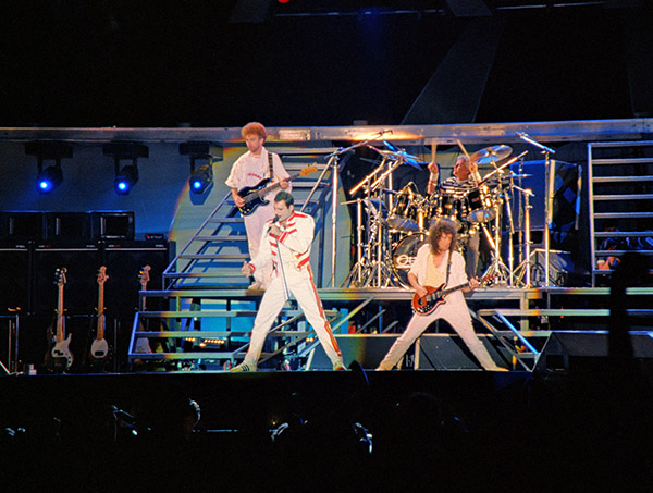  072726.svbdqueenbudapestonstage1a.jpg