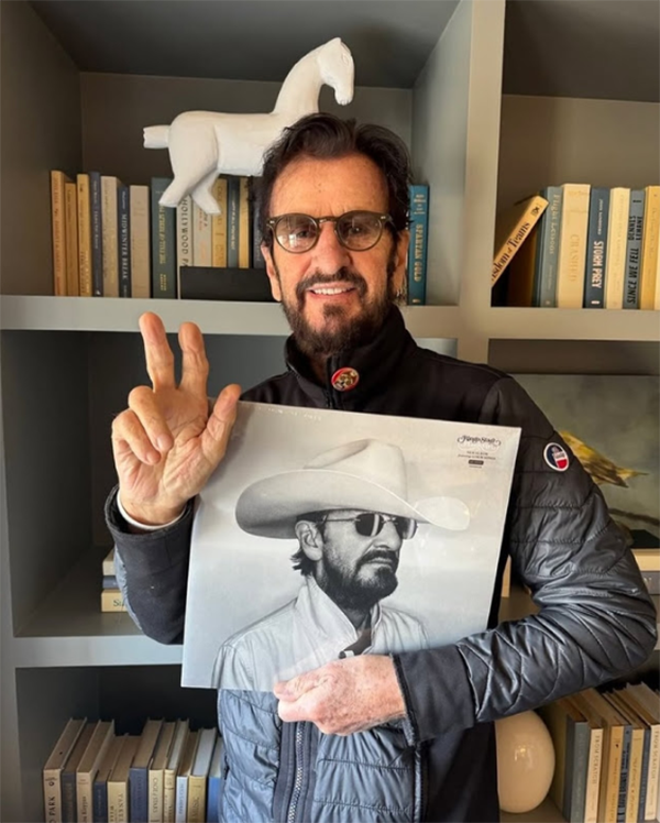  112325.svmusic.ringowithlookuplp.png