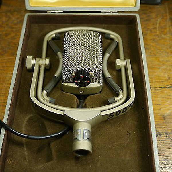 1221akg-d25-classic-microphone-boxed_360_338c44d21dfb71ce2e0734aea97c64e6