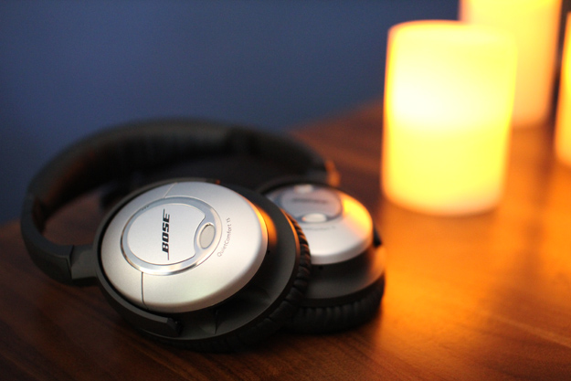Review: Bose QuietComfort 15 Noise Canceling Headphone | Sound &