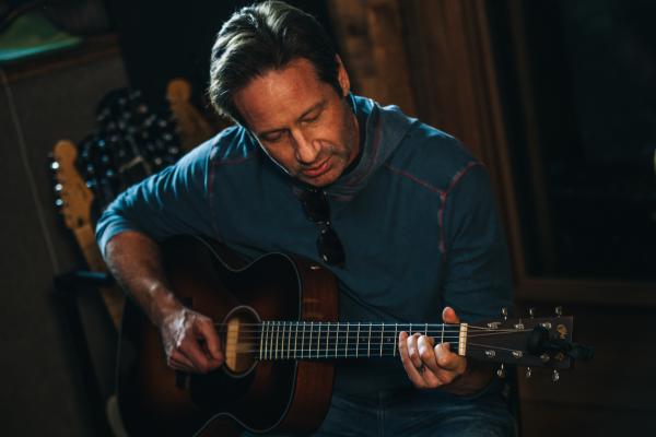The Music Is Out There: David Duchovny Shares His Every Third Thought DAVID%20DUCHOVNY%20-%20PLAYING%20MARTIN%20000-18%201937%20REPLICA%20ACOUSTIC%20GUITAR