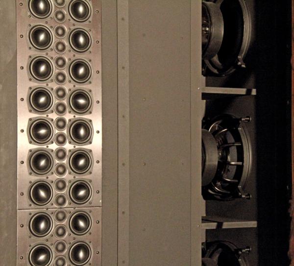 line_array__woofers.jpg